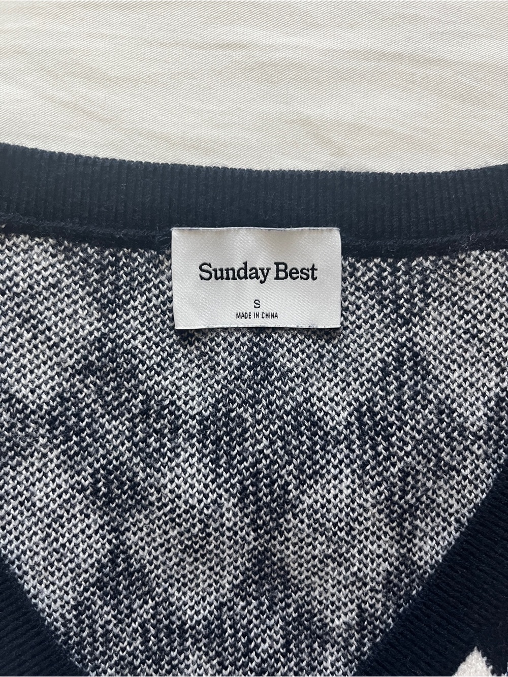 Aritzia Quinn Sweater Vest - Picture 4 of 5